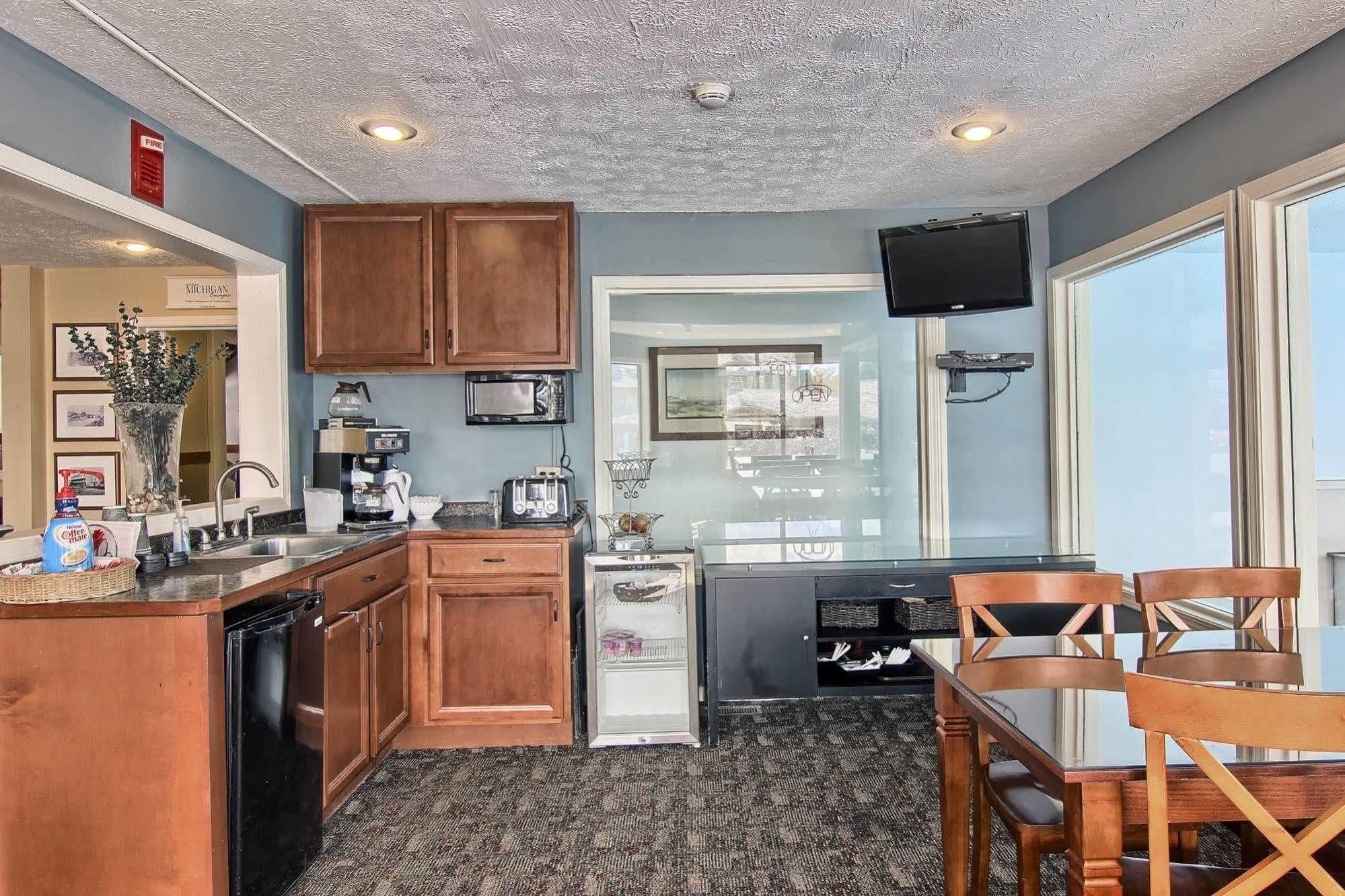 Pointes North Inn Charlevoix Luaran gambar