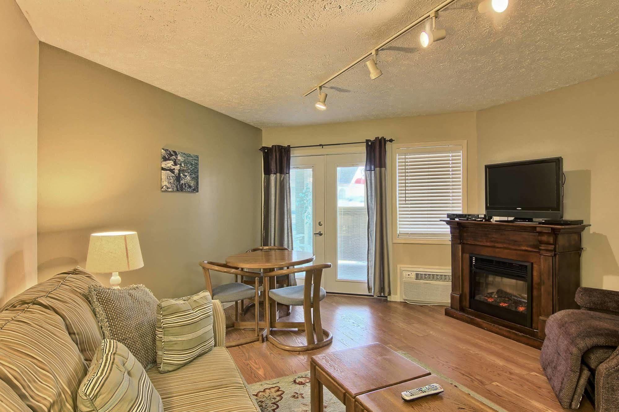 Pointes North Inn Charlevoix Luaran gambar
